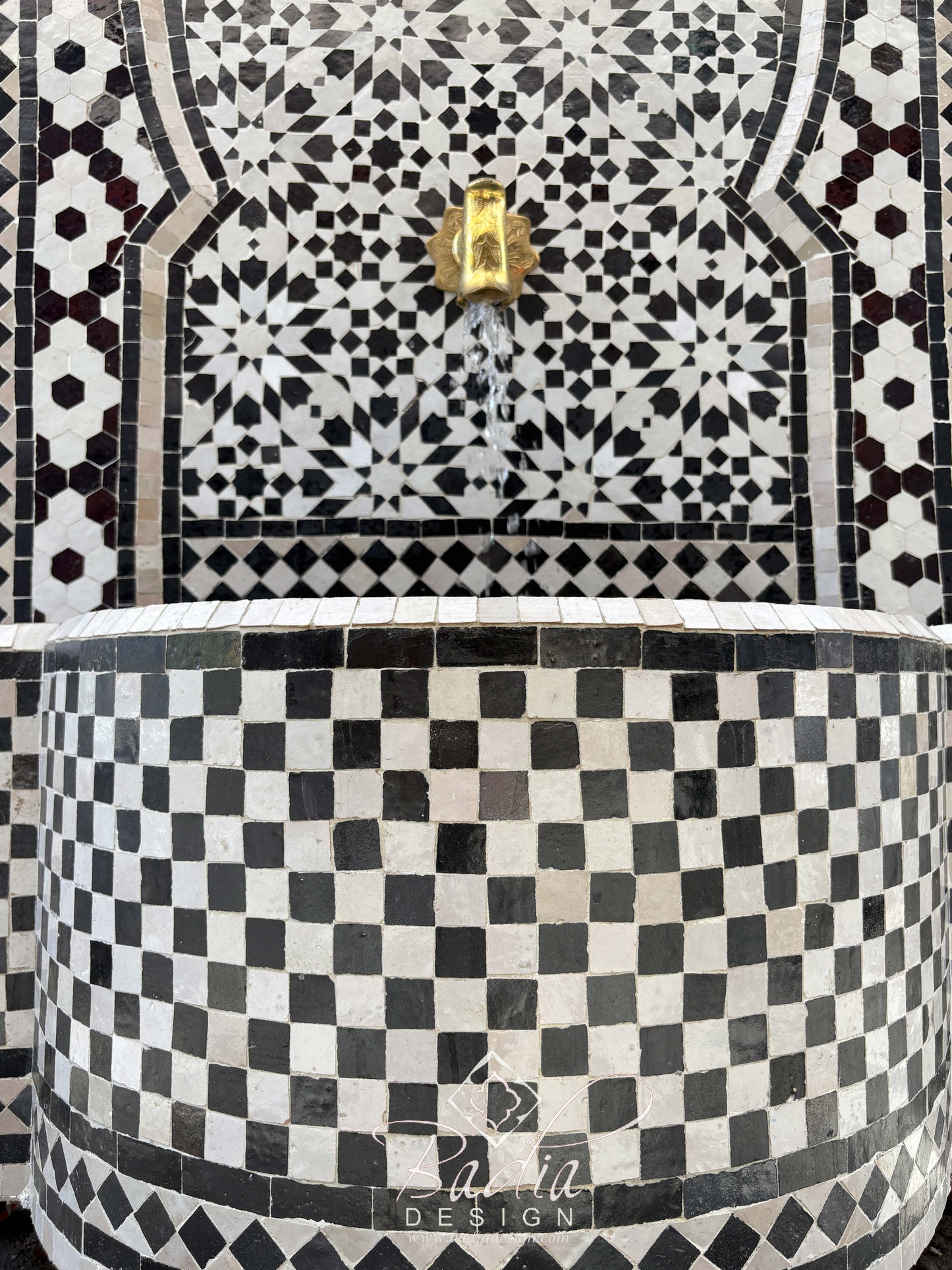 Black and White Mosaic Tile Water Fountain