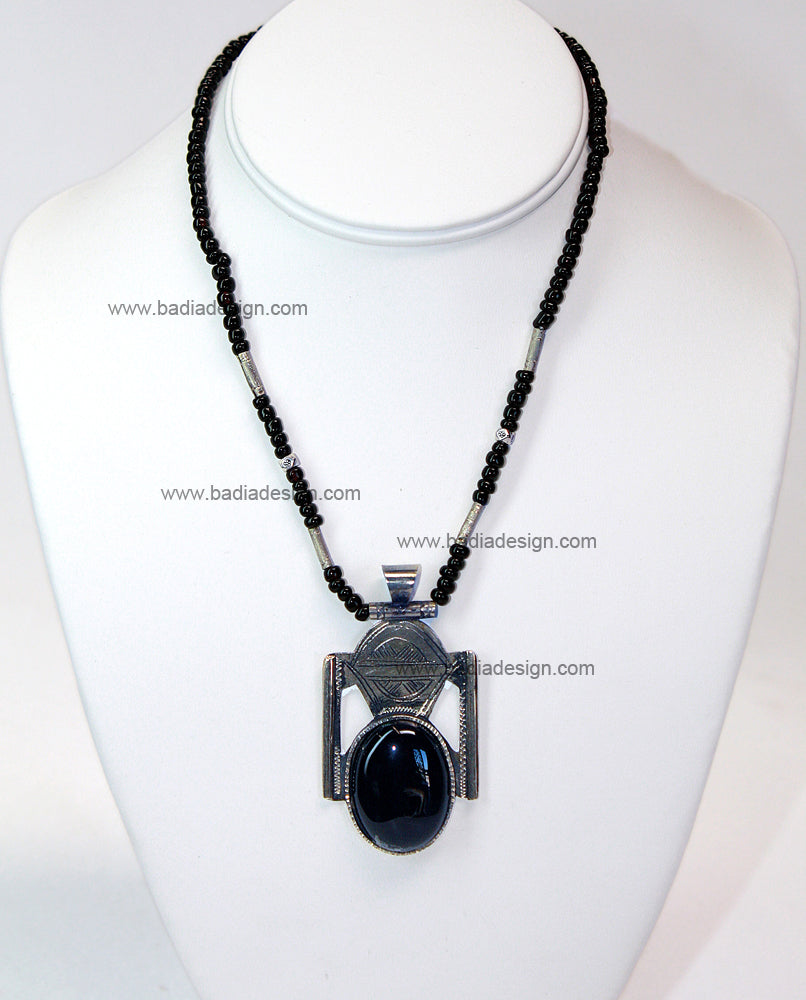Moroccan Black Pendant Necklace - J042