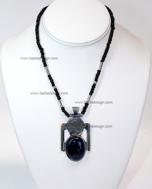 Moroccan Black Pendant Necklace - J042