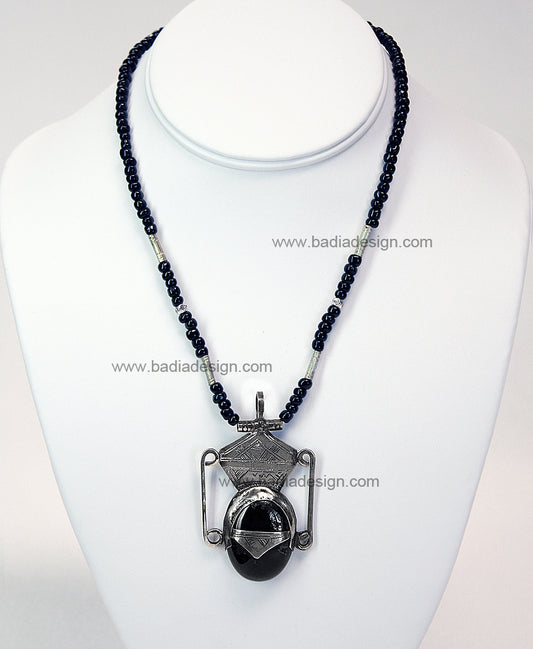 Moroccan Black Pendant Necklace with Silver Metal Design - J048